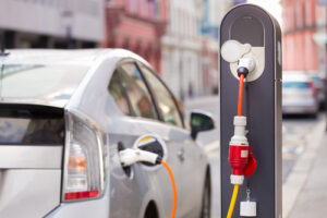 Pourquoi installer une borne de recharge pour véhicules électriques en entreprise ?