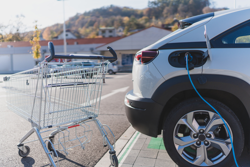 installation de bornes de recharge pour magasins et supermarché